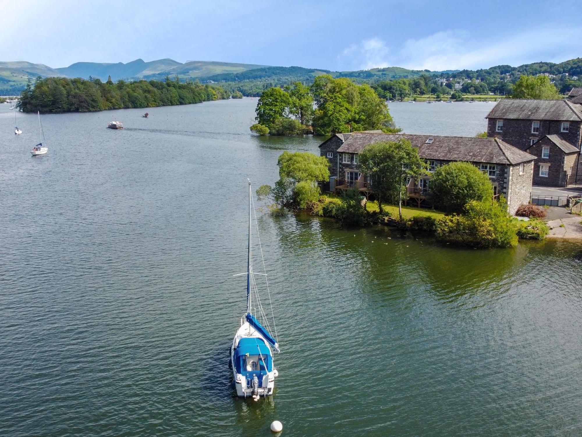 Lowe-Mcconnell Ambleside Exterior photo
